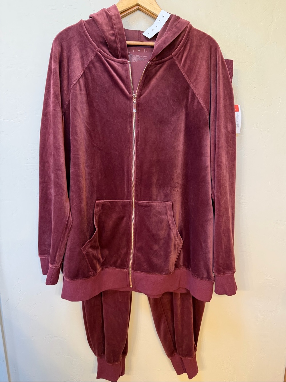 LIVI by Lane Bryant Maroon VELOUR SUIT Jacket Pants Set Plus Size 18/20 NWT